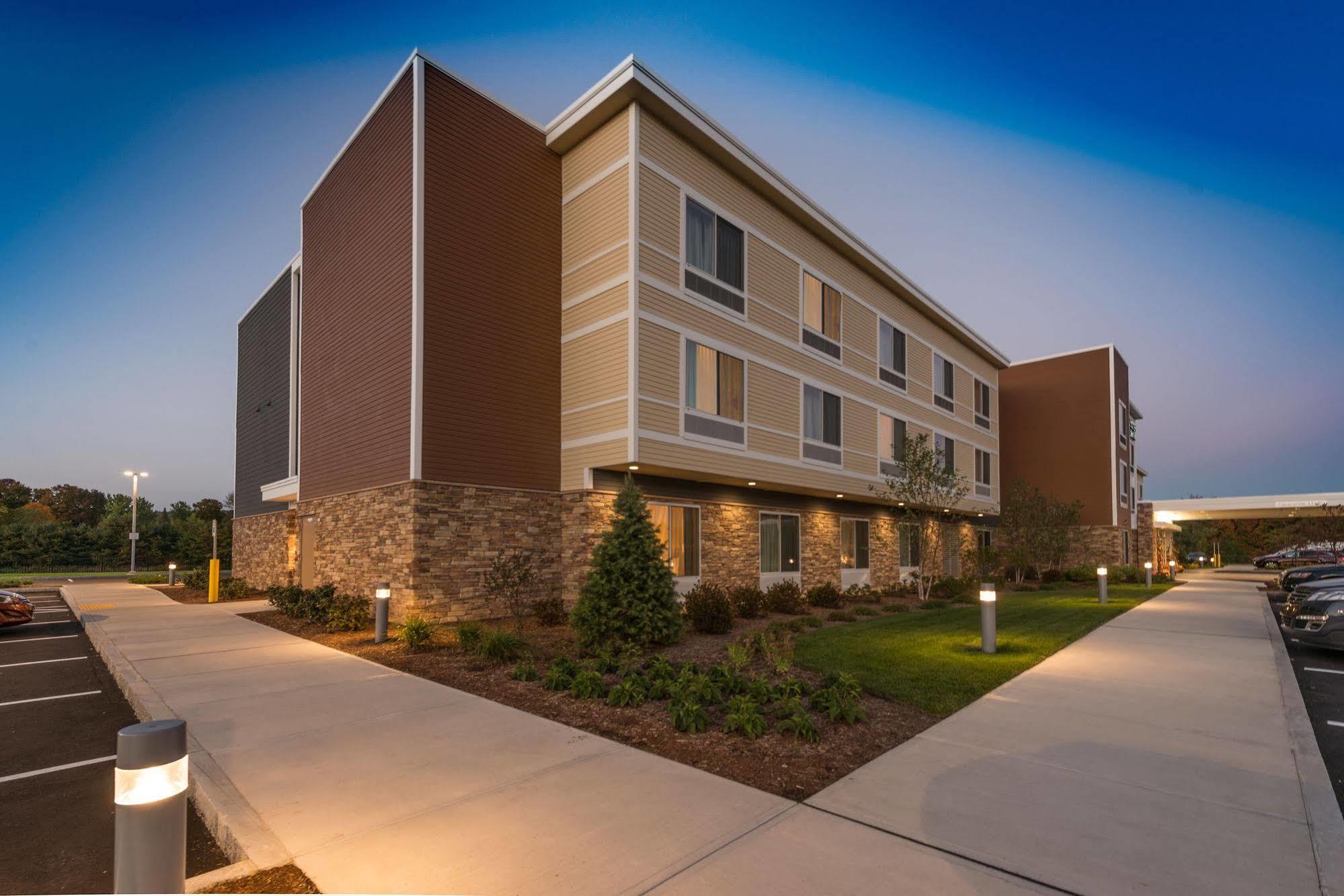 Fairfield Inn & Suites By Marriott Plymouth White Mountains Exterior photo